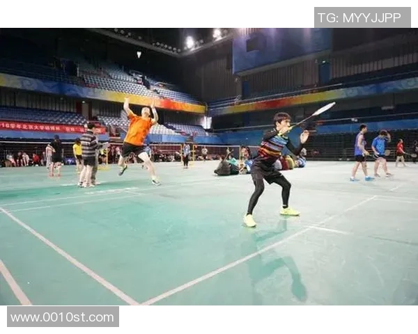 北京羽毛球队在邀请赛中以83分稳居积分榜首位展现强劲实力